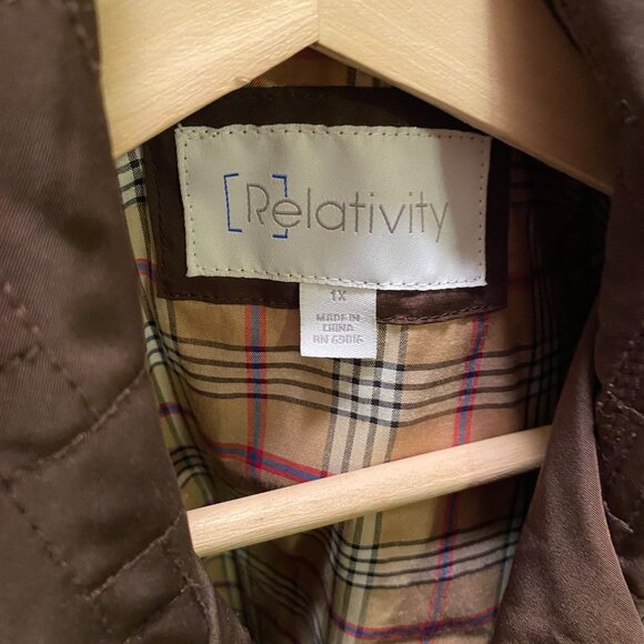 Relativity Quilted Jacket Women’s 1X | Burgundy Snap Front Lightweight Coat - Picture 3 of 4